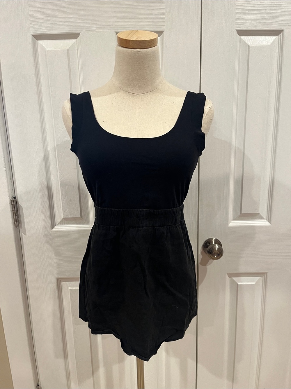 Theory Black Scoop Neck Women's Tank Top reversible neckline